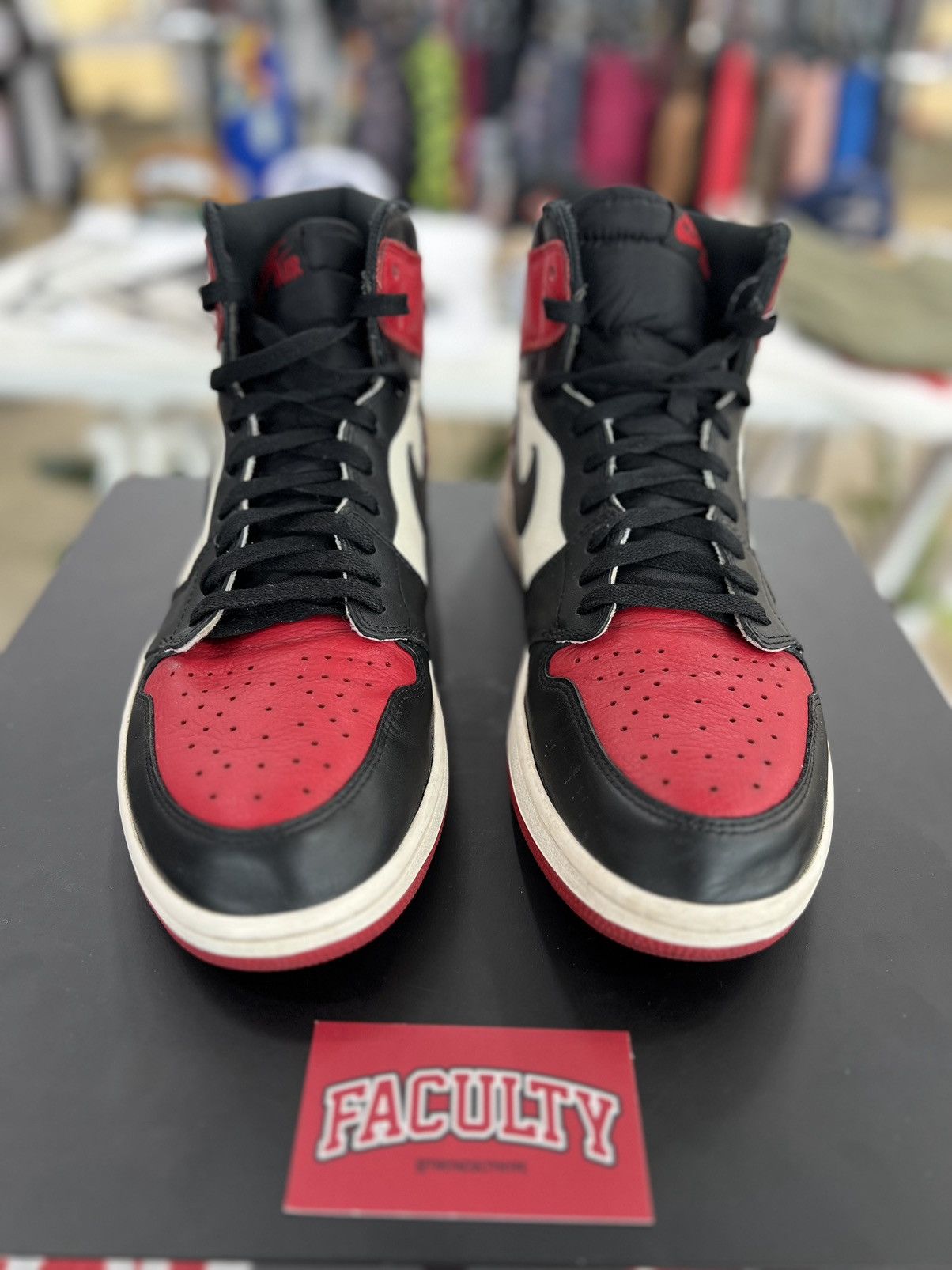 Jordan Brand × Nike Jordan 1 High Bred Toe Sz. 14 Size US 14 / EU 47 - 2 Thumbnail