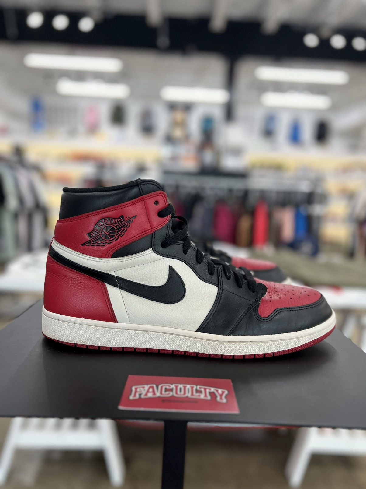 Jordan Brand × Nike Jordan 1 High Bred Toe Sz. 14 Size US 14 / EU 47 - 3 Thumbnail