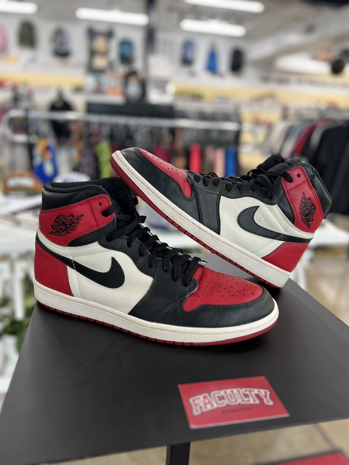 Jordan Brand × Nike Jordan 1 High Bred Toe Sz. 14 Size US 14 / EU 47 - 1 Thumbnail