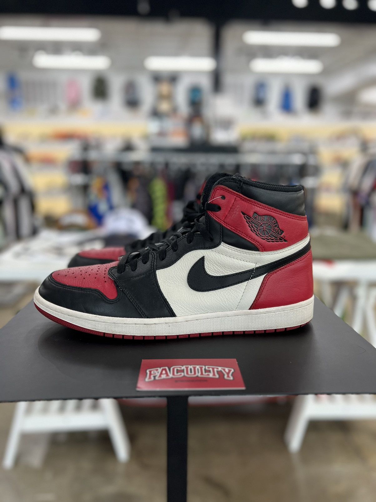 Jordan Brand × Nike Jordan 1 High Bred Toe Sz. 14 Size US 14 / EU 47 - 4 Thumbnail