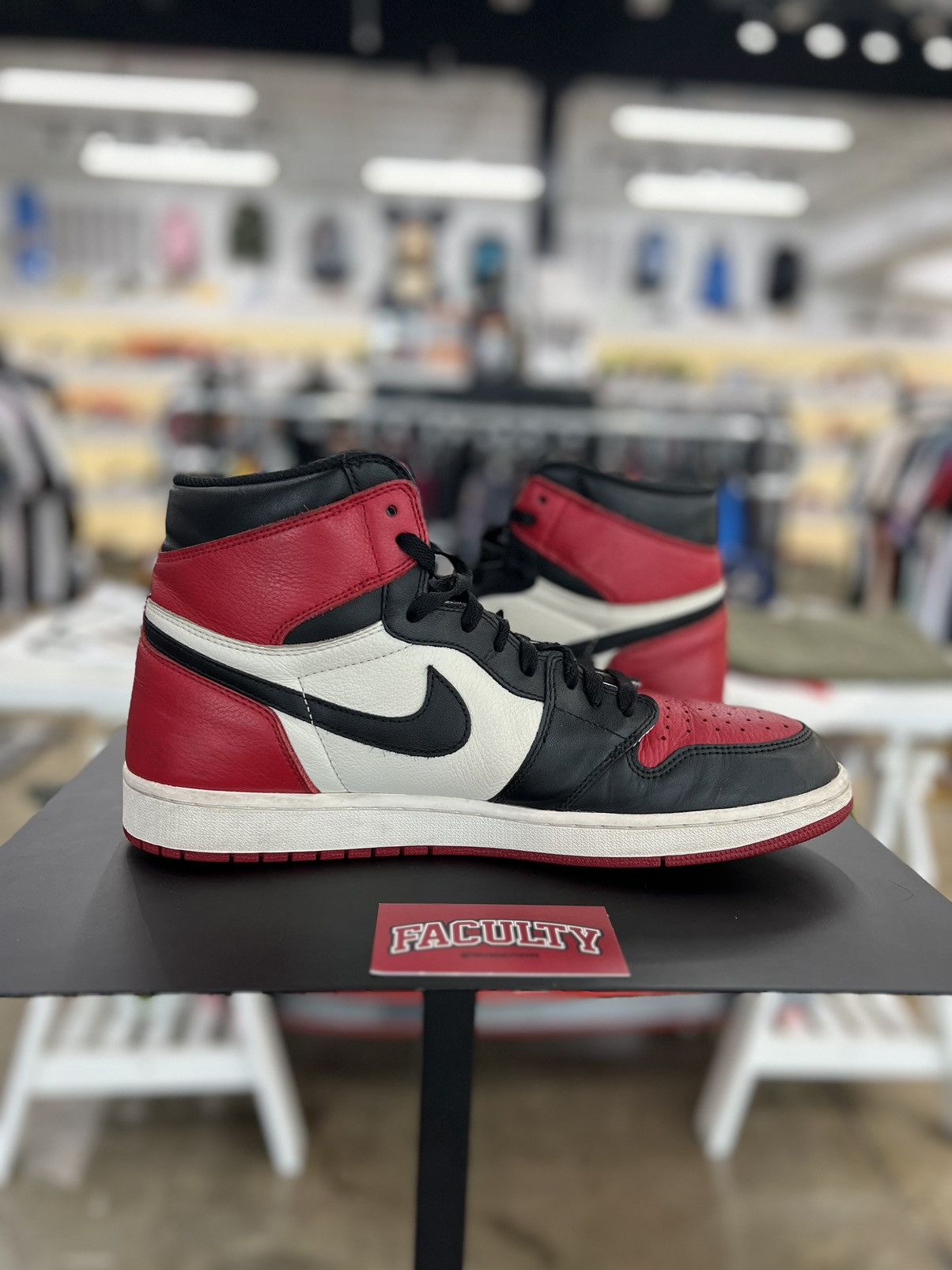 Jordan Brand × Nike Jordan 1 High Bred Toe Sz. 14 Size US 14 / EU 47 - 6 Thumbnail