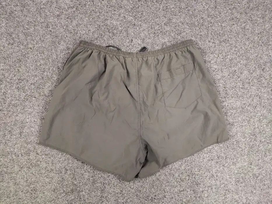 Nike Vintage 90's Nike Logo Nylon Faded Gray Casual Short Style Size US 36 / EU 52 - 4 Thumbnail