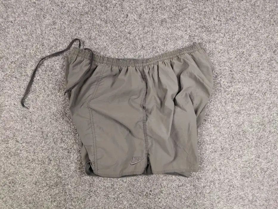 Nike Vintage 90's Nike Logo Nylon Faded Gray Casual Short Style Size US 36 / EU 52 - 3 Thumbnail