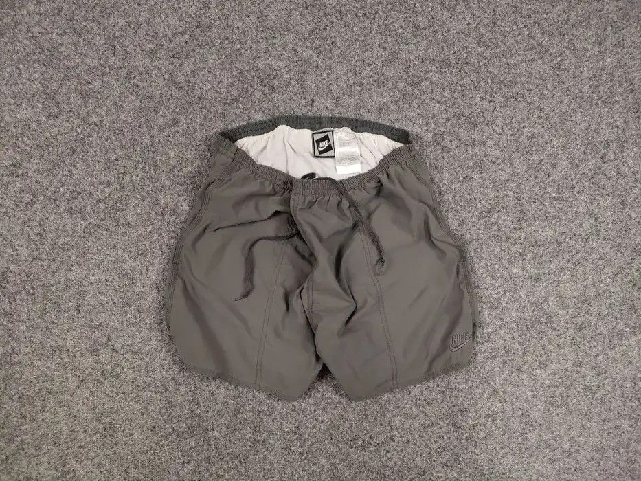 Nike Vintage 90's Nike Logo Nylon Faded Gray Casual Short Style Size US 36 / EU 52 - 1 Thumbnail