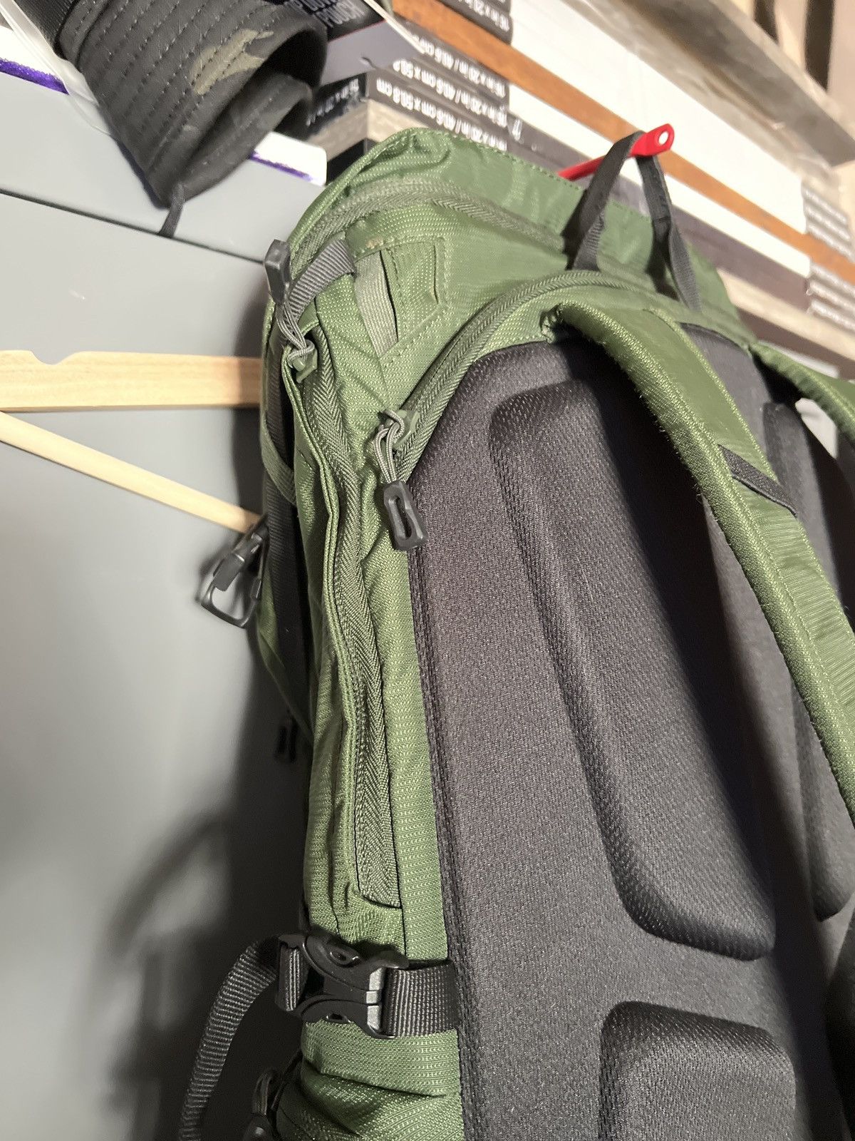 Columbia Hiking Backpack Size 30 - 3 Thumbnail