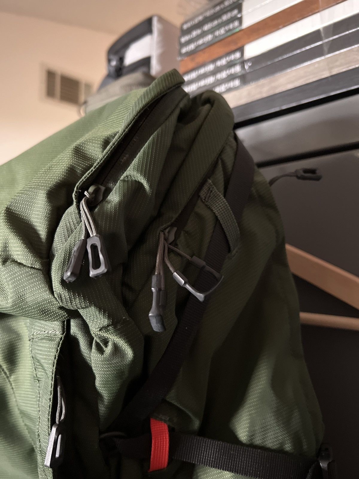 Columbia Hiking Backpack Size 30 - 6 Thumbnail