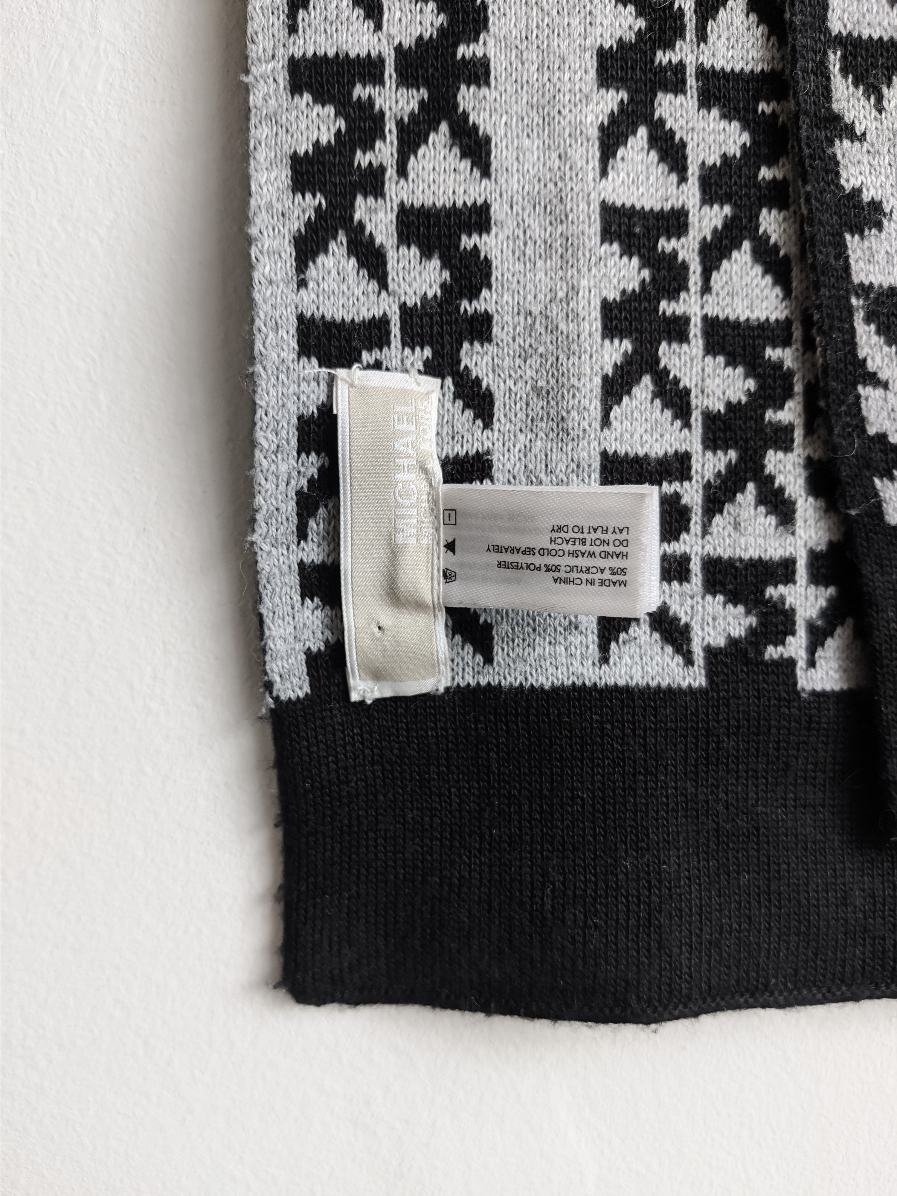 Michael Kors Michael Kors scarg monogram wool Size ONE SIZE - 7 Thumbnail