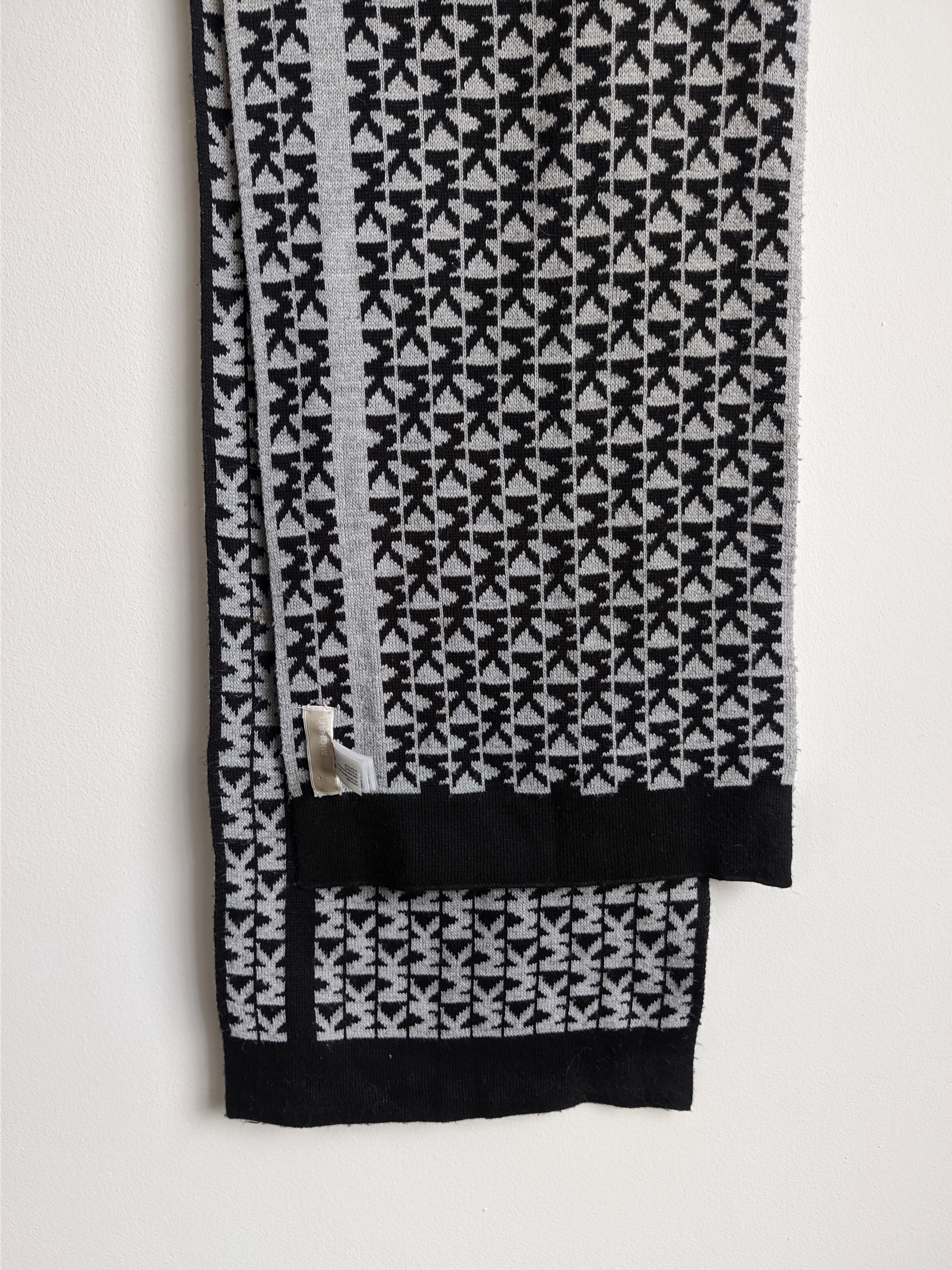 Michael Kors Michael Kors scarg monogram wool Size ONE SIZE - 6 Thumbnail