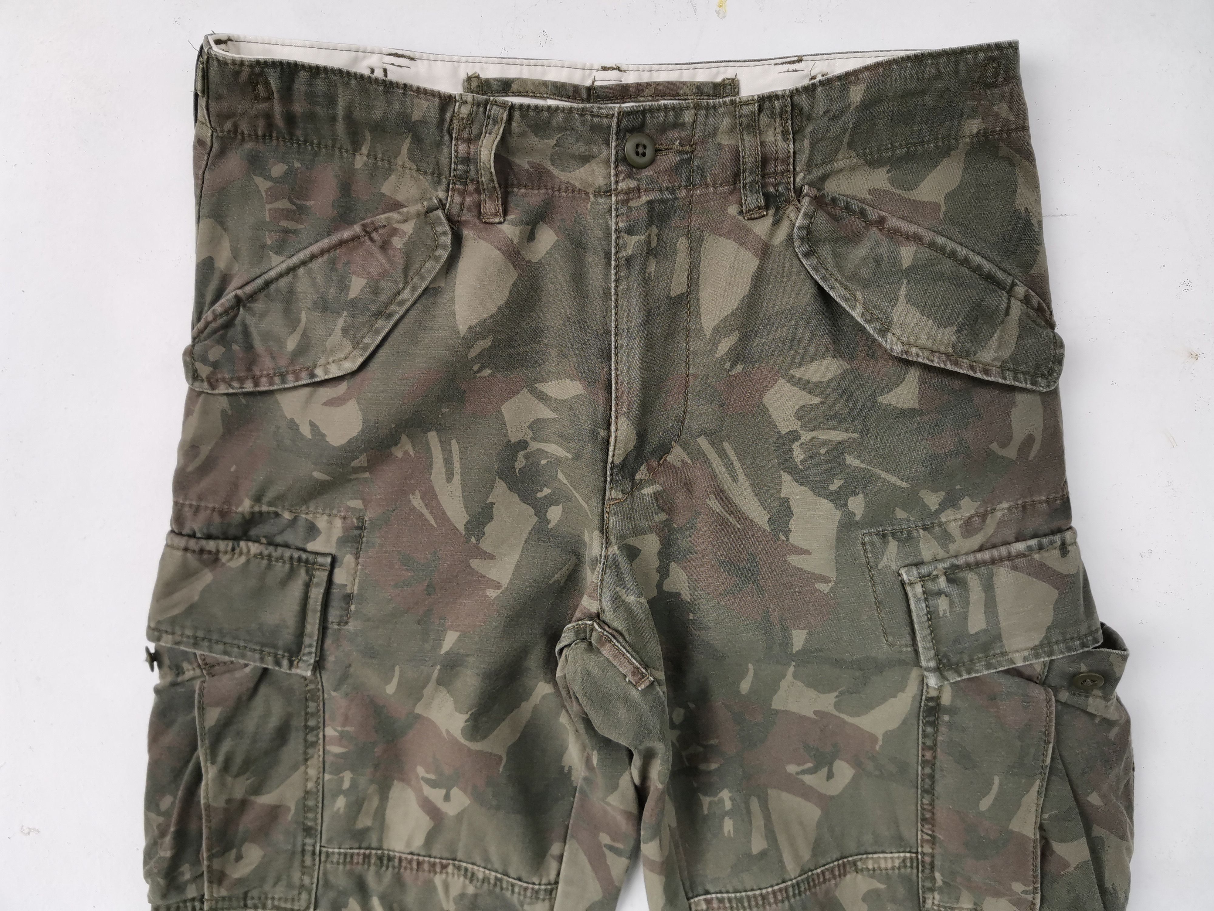 Uniqlo Rare Uniqlo Tactical Cargo Multipocket Military Pants Size US 31 - 10 Thumbnail
