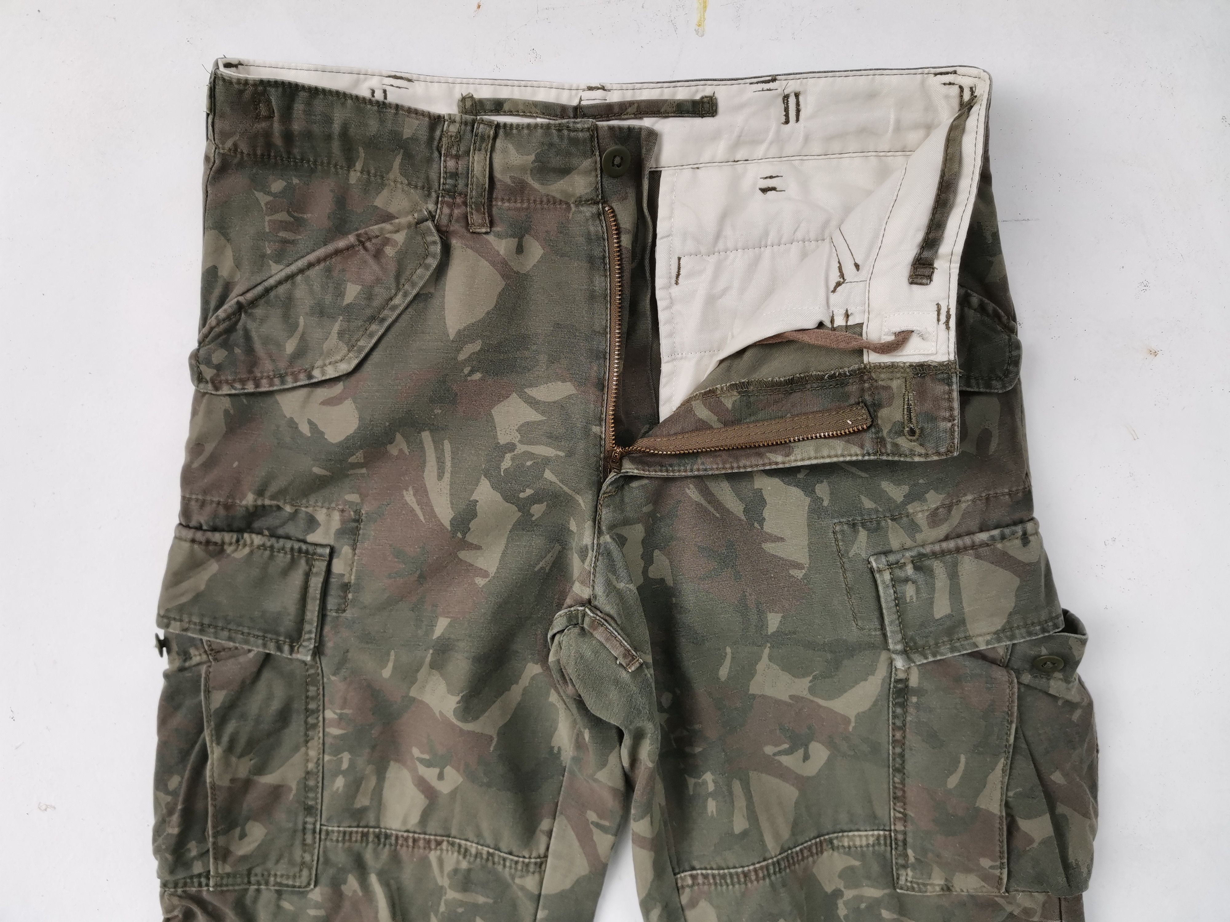 Uniqlo Rare Uniqlo Tactical Cargo Multipocket Military Pants Size US 31 - 8 Thumbnail