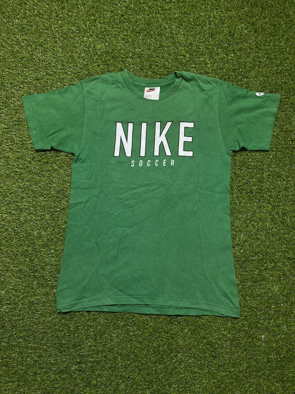 Nike Vintage 90s Nike tee streetwear big logo swoosh size M Size US M / EU 48-50 / 2 - 2 Thumbnail