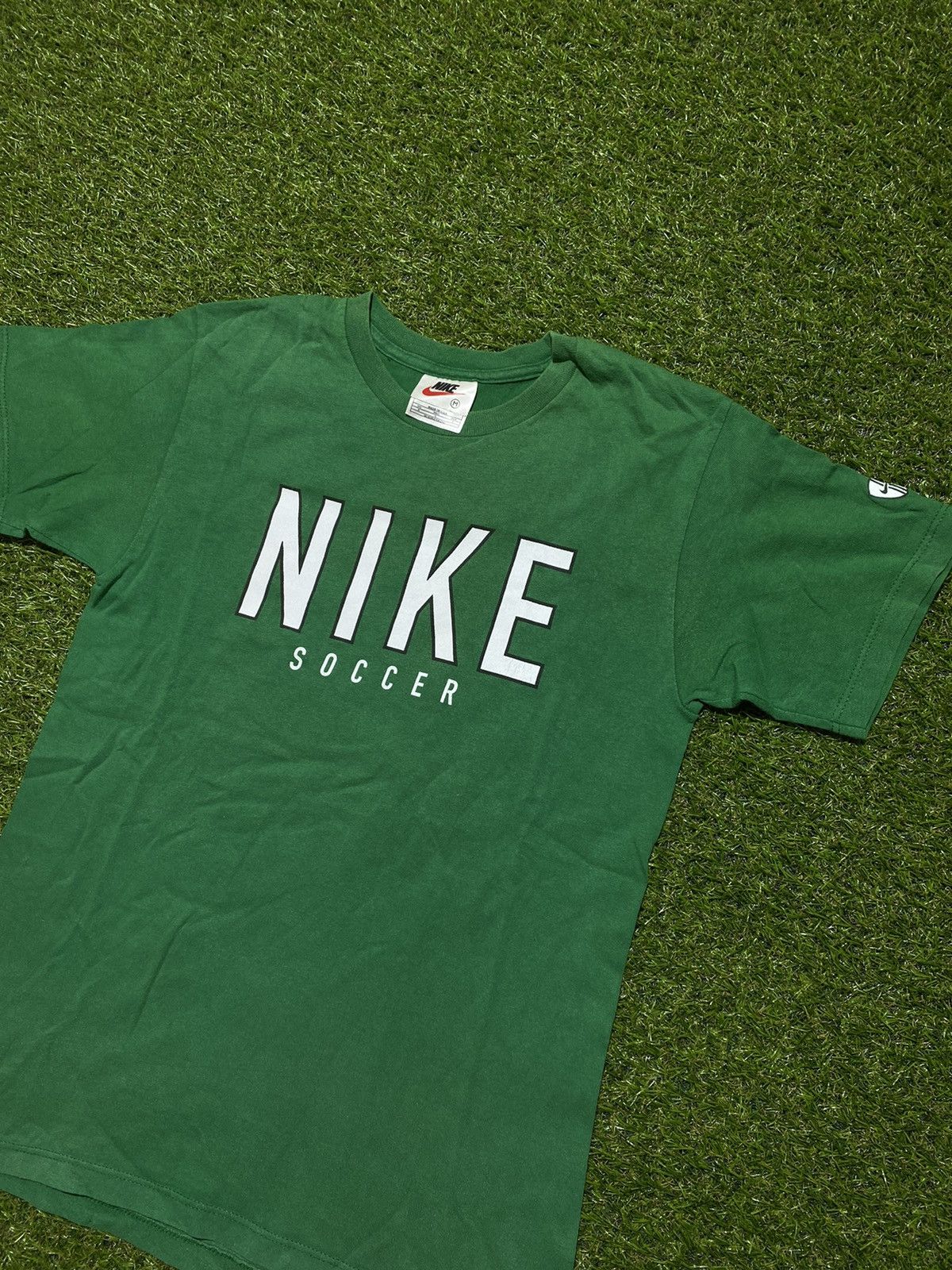 Nike Vintage 90s Nike tee streetwear big logo swoosh size M Size US M / EU 48-50 / 2 - 1 Thumbnail