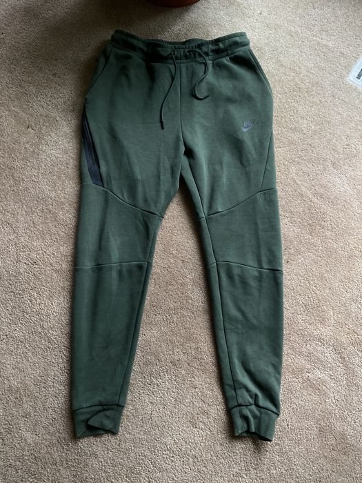 men's nike olive green sweatpants
