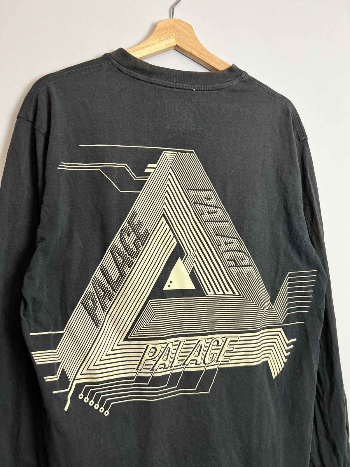 Palace Rare Palace Tri Ferg long sleeve glow in the dark Streetwear Size US L / EU 52-54 / 3 - 3 Thumbnail
