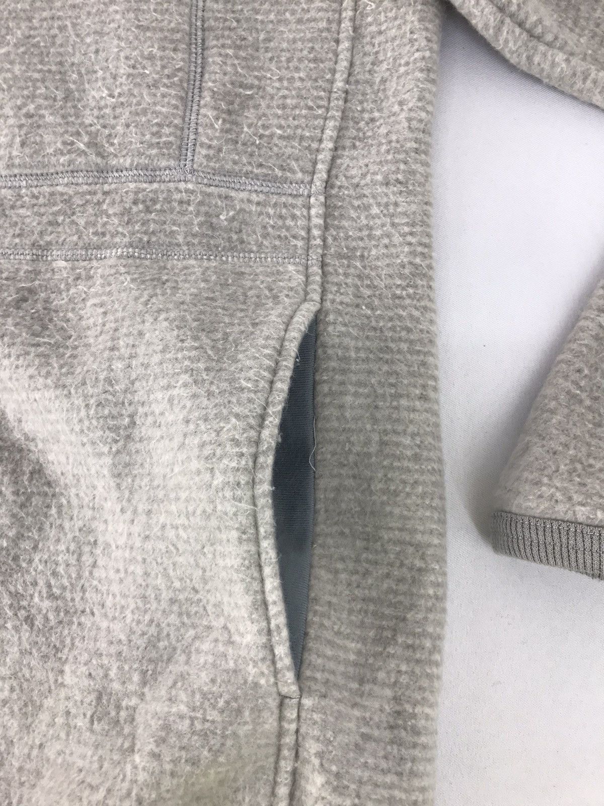 Japanese Brand Vintage Sweater Wool Crocodile Zipper Pocket Size US L / EU 52-54 / 3 - 4 Thumbnail