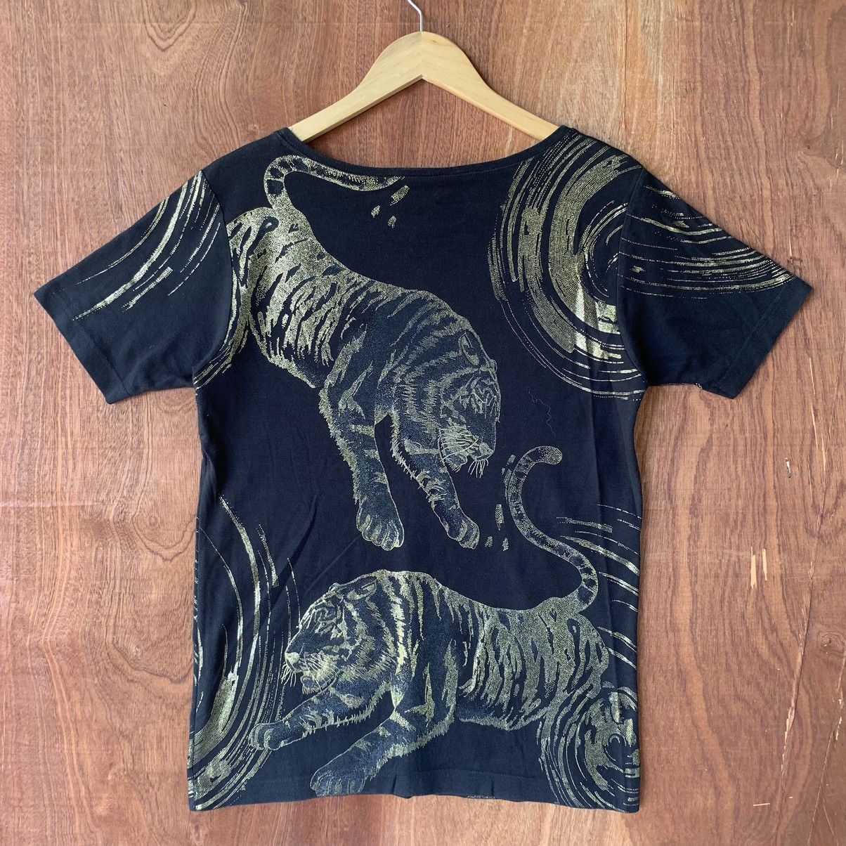 Other × Vintage Vintage POI BY KRIZIA Tiger motif all over Unisex Size US S / EU 44-46 / 1 - 4 Thumbnail
