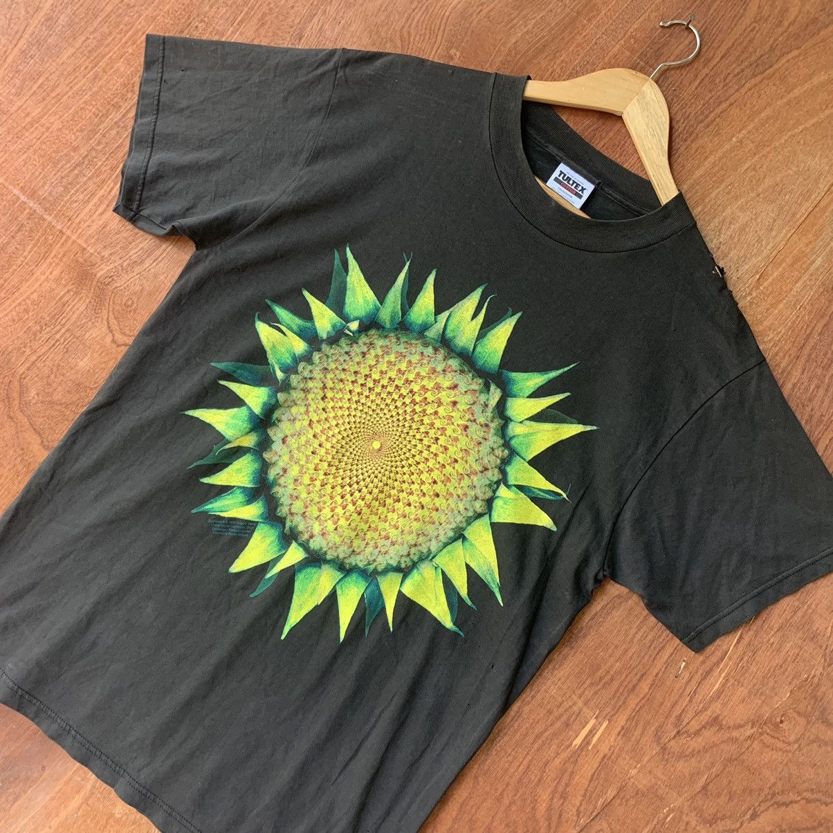Tultex × Vintage Vintage 90s ART Tee fits M Size US M / EU 48-50 / 2 - 2 Thumbnail