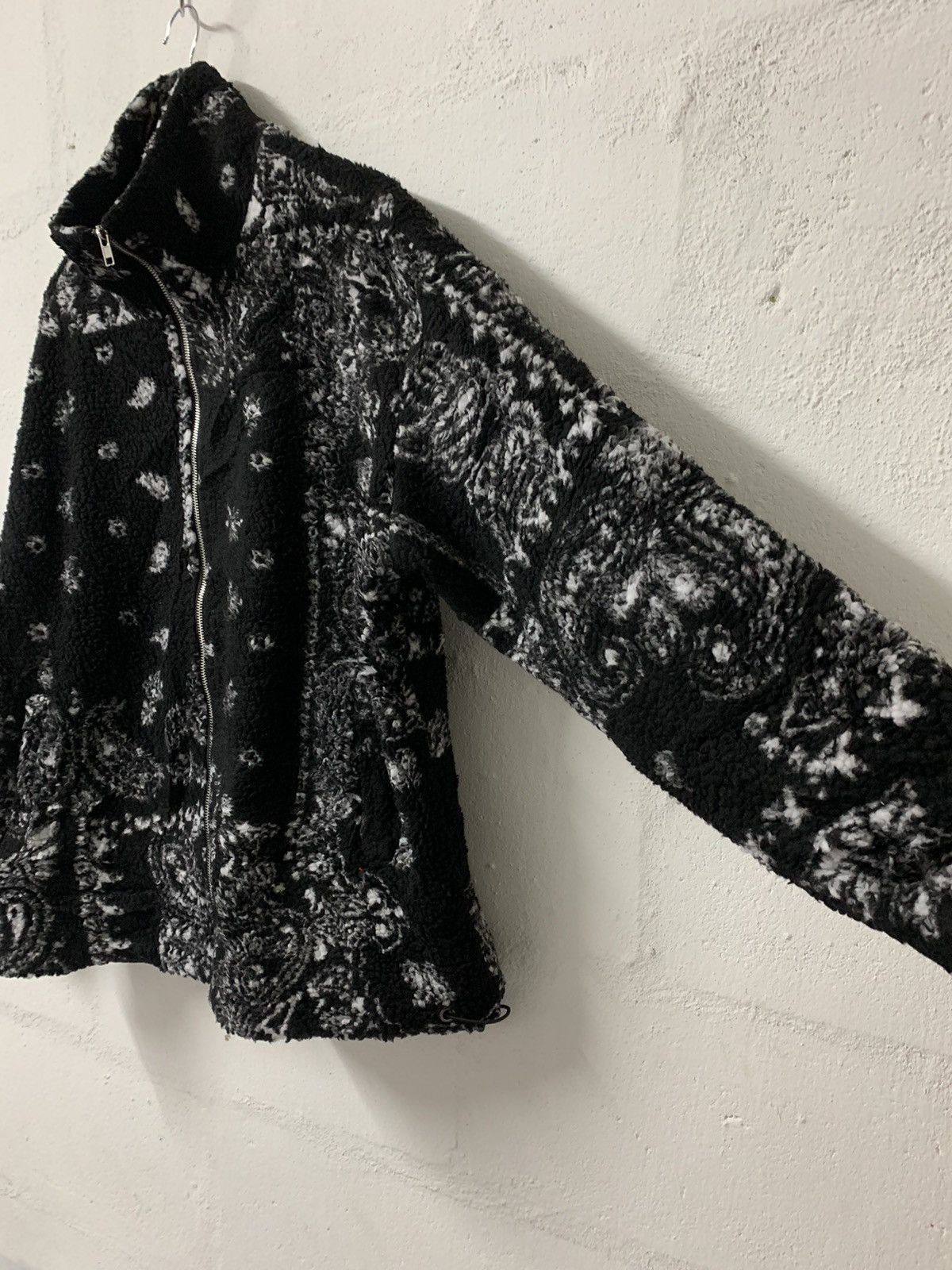 Japanese Brand Fleece Bandana Paisley Printed jacket Size US L / EU 52-54 / 3 - 5 Thumbnail