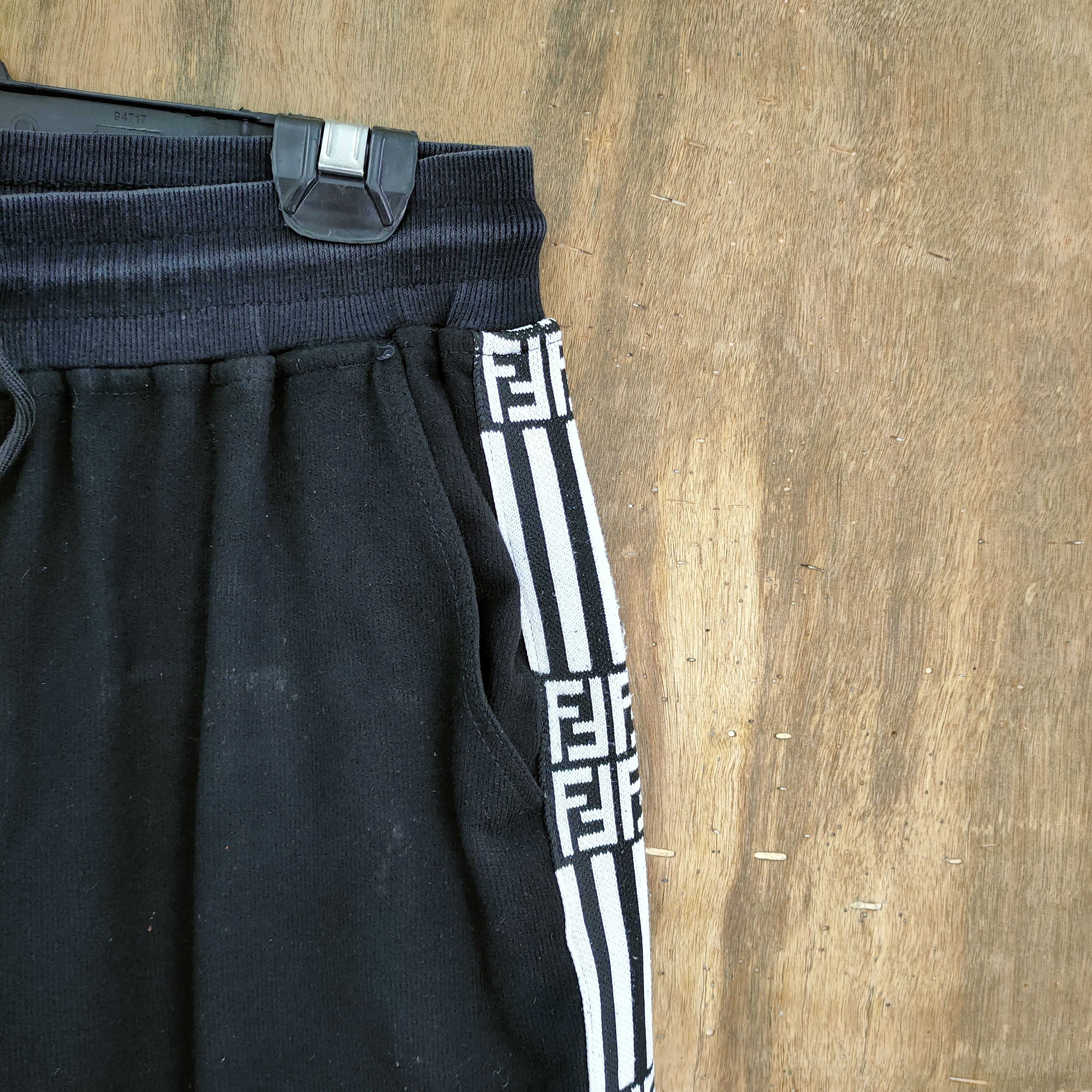 Designer BLACK COZY STYLE CARGO PANTS LIKE FENDI MONOGRAM Size US 32 / EU 48 - 5 Thumbnail