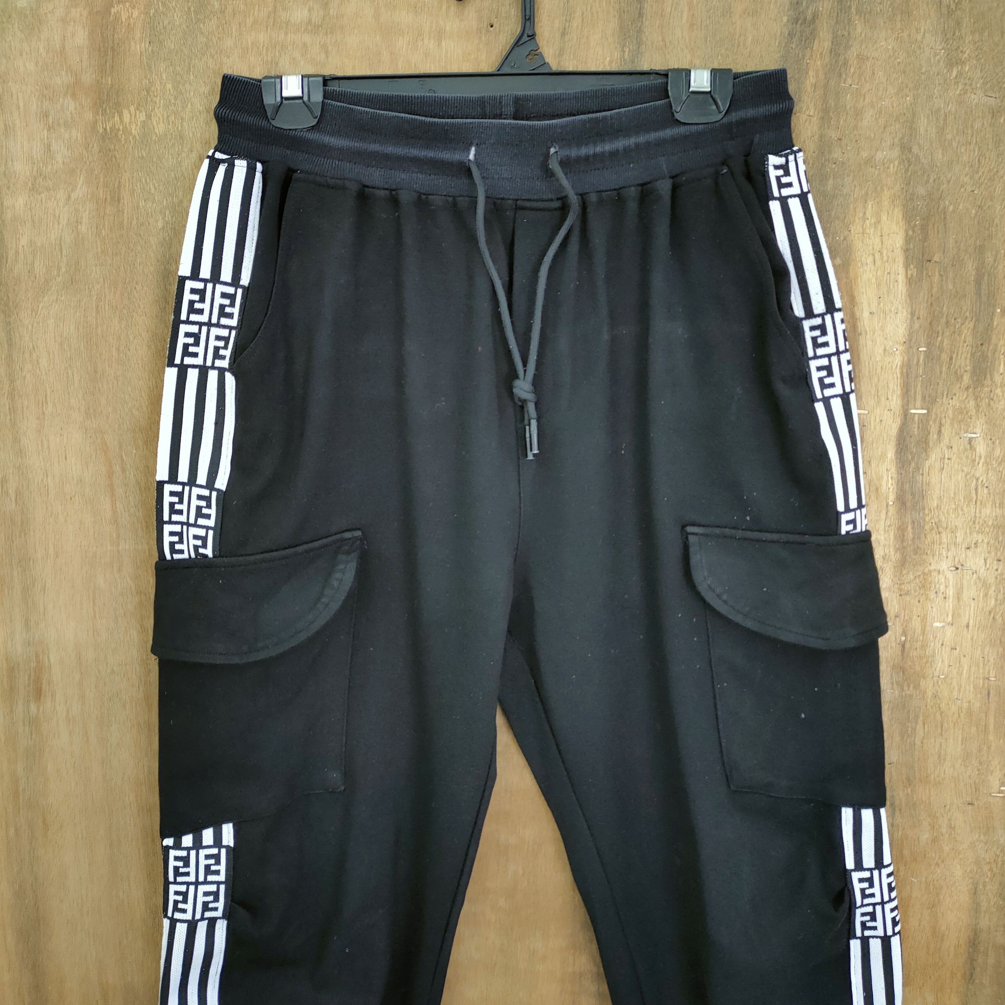 Designer BLACK COZY STYLE CARGO PANTS LIKE FENDI MONOGRAM Size US 32 / EU 48 - 2 Thumbnail