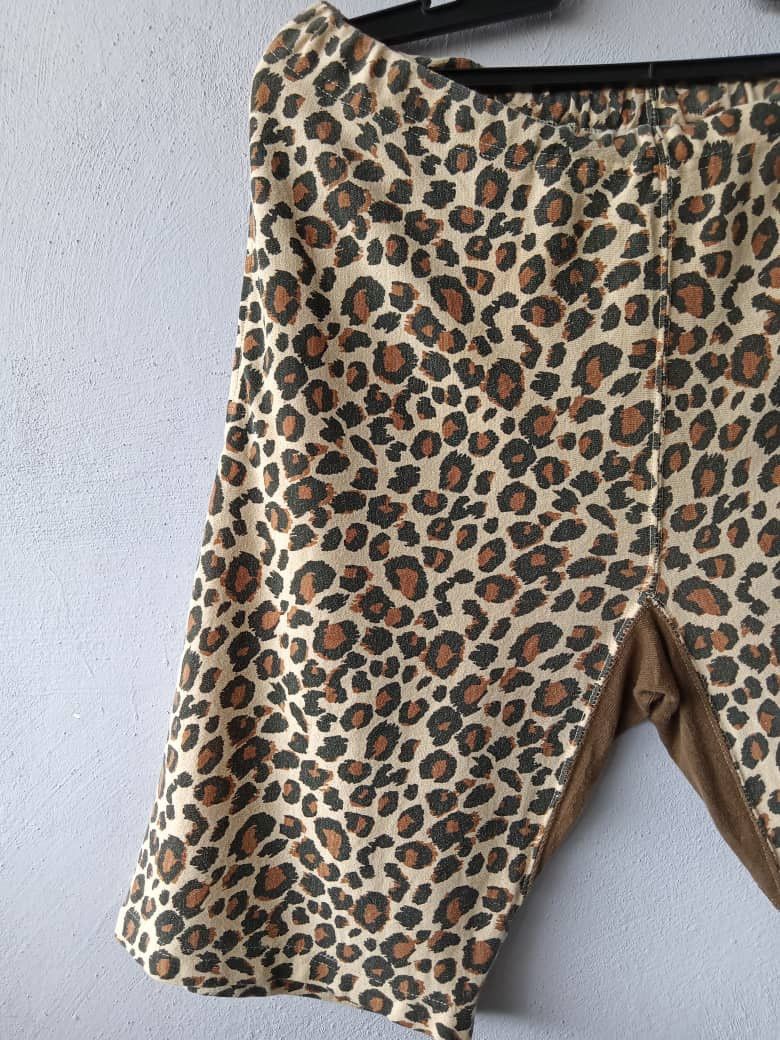 Champion × Seditionaries Champion Reverse Weave Animal Print Short Pants Size US 33 - 2 Thumbnail