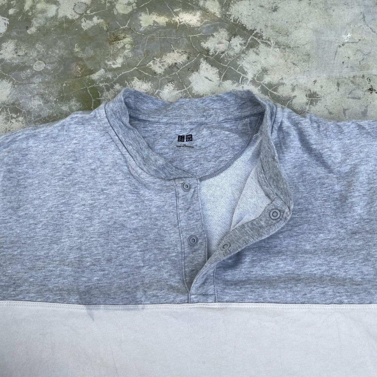 Japanese Brand × Uniqlo × Vintage Uniqlo Dwi Tone Half Button Sweatshirt Size US L / EU 52-54 / 3 - 3 Thumbnail
