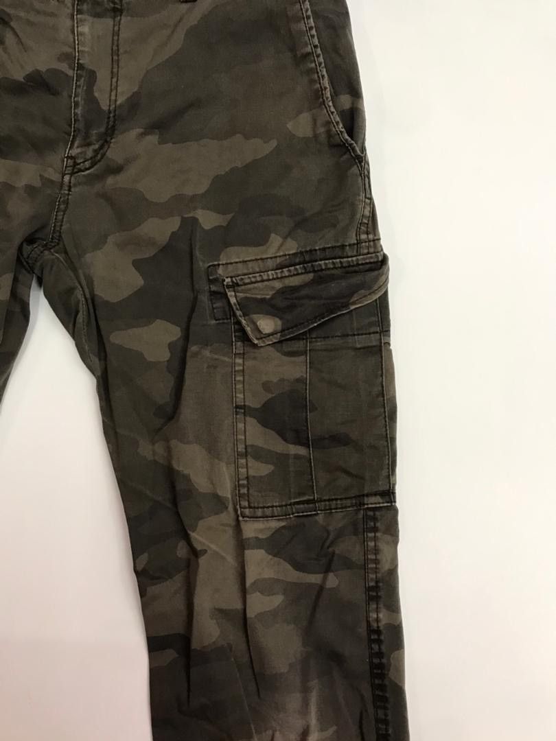 Uniqlo Uniqlo Camo military style pants/ multipocket Size US 33 - 3 Thumbnail