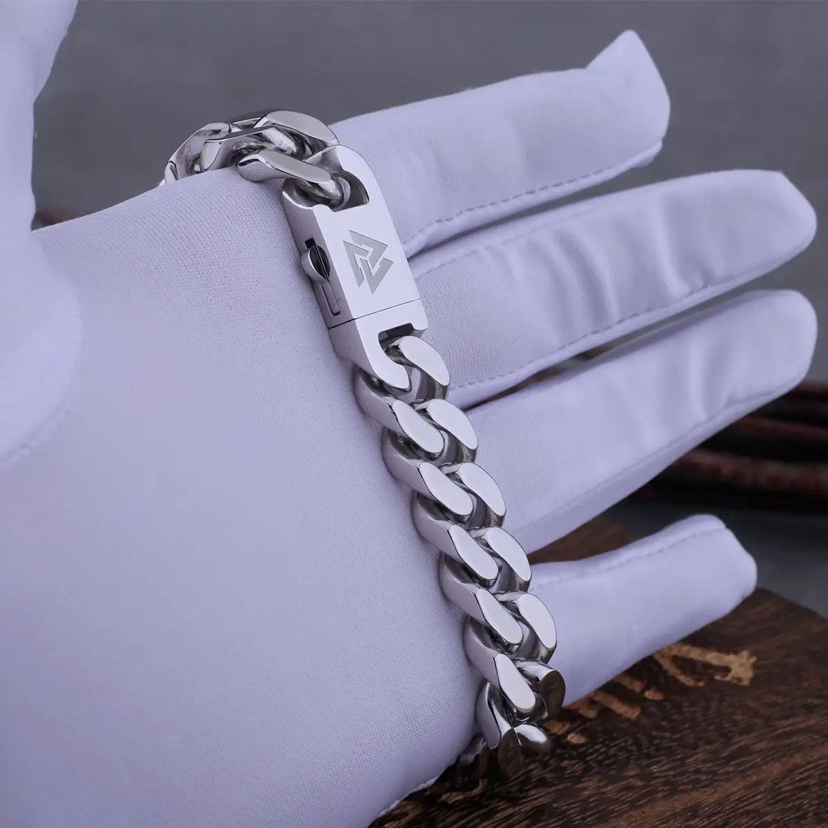 Jewelry Fine Polished Chain Bracelet Size ONE SIZE - 1 Thumbnail