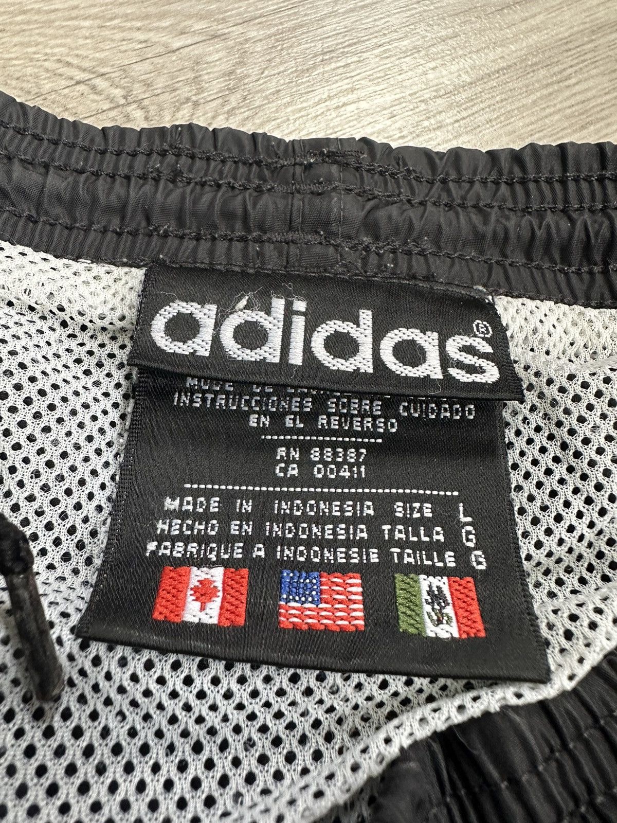Adidas × Vintage 90s Adidas spell out big logo Summer Swim Shorts Size US 38 / EU 54 - 5 Thumbnail