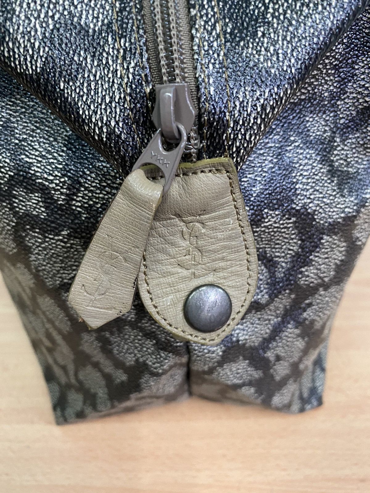 Yves Saint Laurent FINAL DROP VINTAGE YVES SAINT LAURENT TRAVEL BAG Size ONE SIZE - 3 Thumbnail
