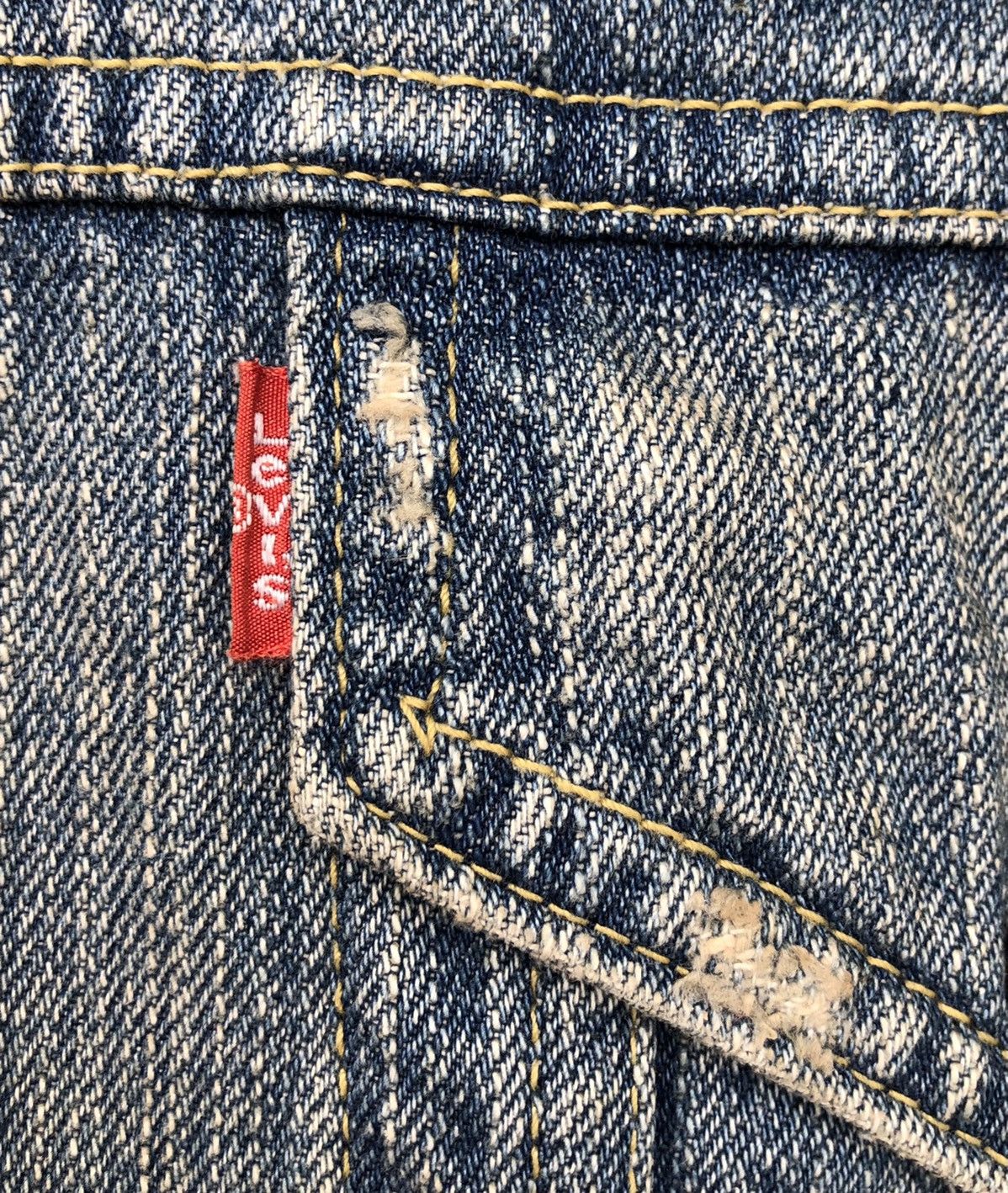 Levi's Vintage Levi's Trucker Distressed Denim Jacket Size US M / EU 48-50 / 2 - 16 Thumbnail