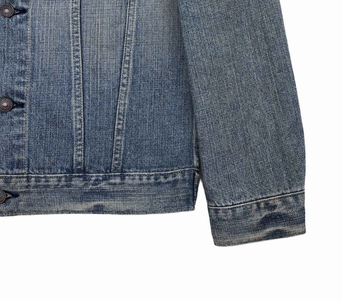 Levi's Vintage Levi's Trucker Distressed Denim Jacket Size US M / EU 48-50 / 2 - 14 Thumbnail