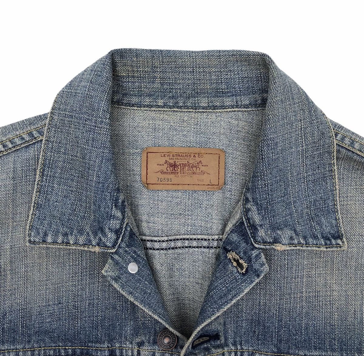 Levi's Vintage Levi's Trucker Distressed Denim Jacket Size US M / EU 48-50 / 2 - 11 Thumbnail