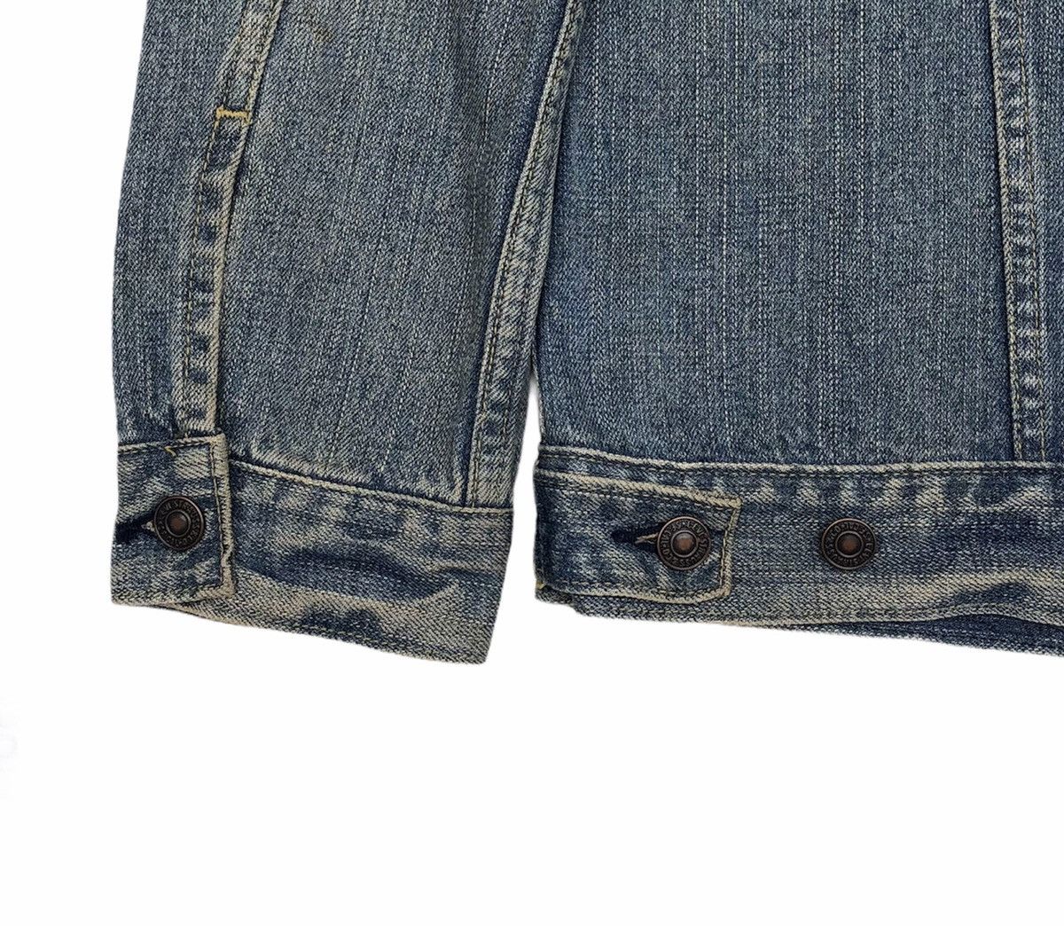 Levi's Vintage Levi's Trucker Distressed Denim Jacket Size US M / EU 48-50 / 2 - 20 Thumbnail