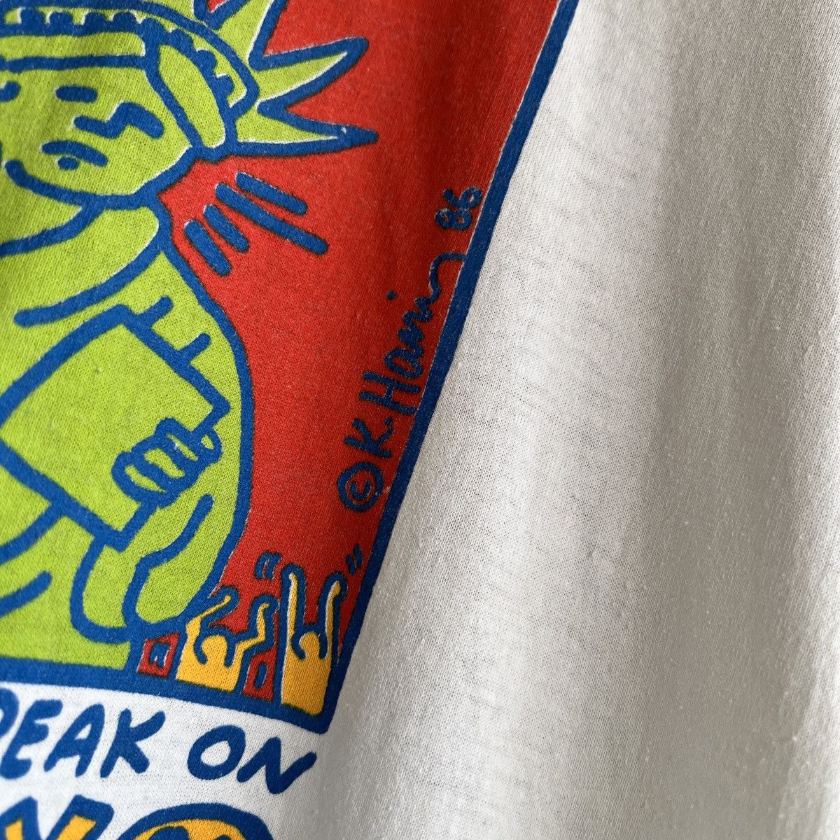 Vintage 1986 Keith Haring City Kids Speak On Liberty Art Tee Shirt Size US L / EU 52-54 / 3 - 5 Thumbnail