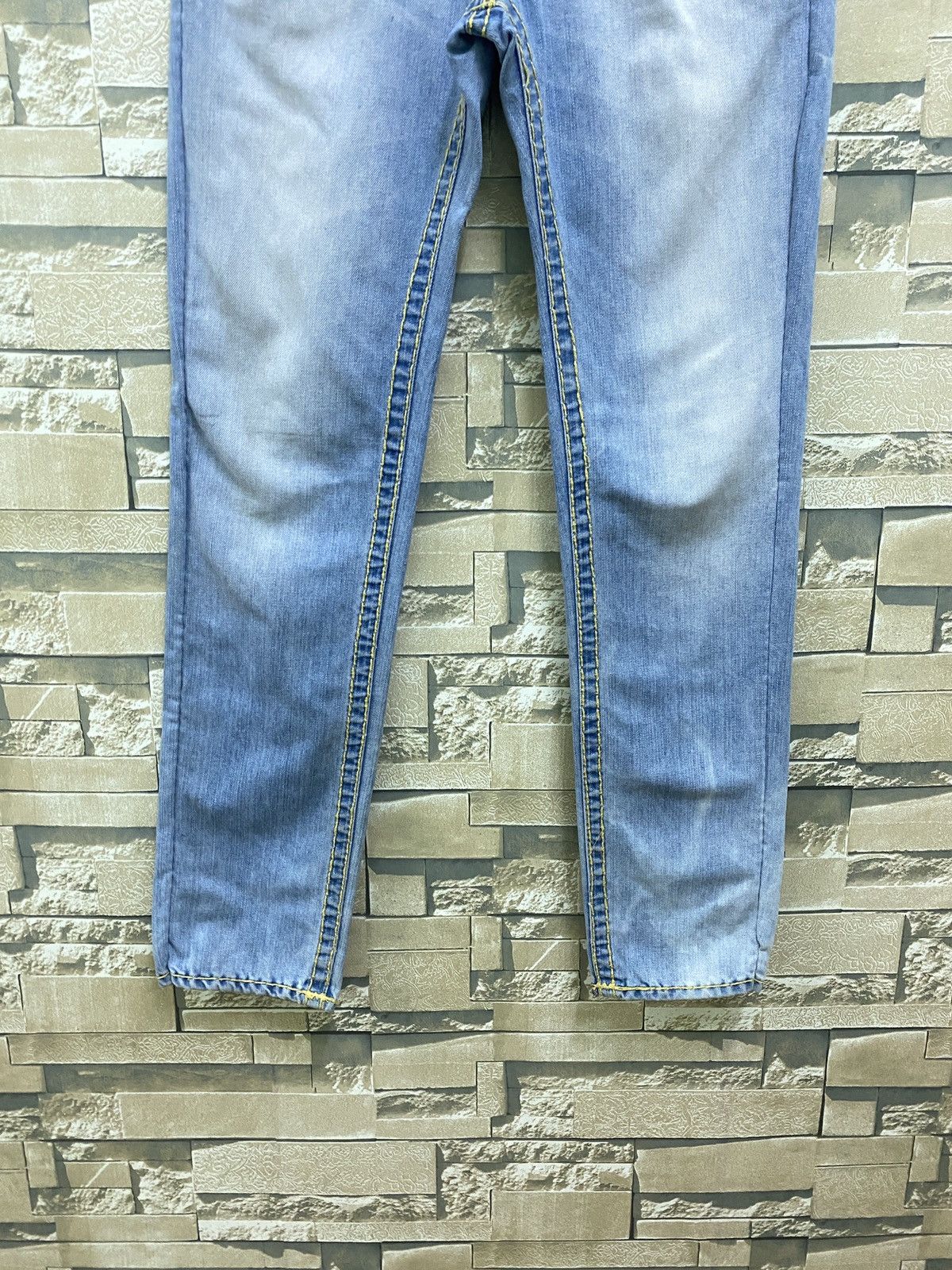 True Religion × Vintage Vintage TRUE RELIGION Lightwash Cropped Denim Pants Size US 29 - 8 Thumbnail