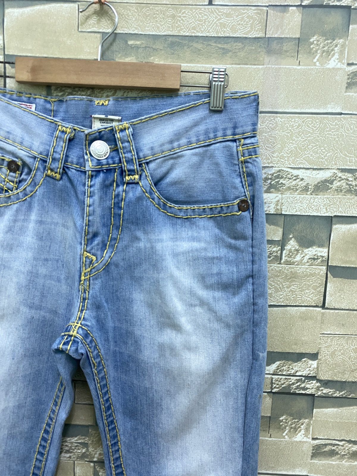 True Religion × Vintage Vintage TRUE RELIGION Lightwash Cropped Denim Pants Size US 29 - 5 Thumbnail