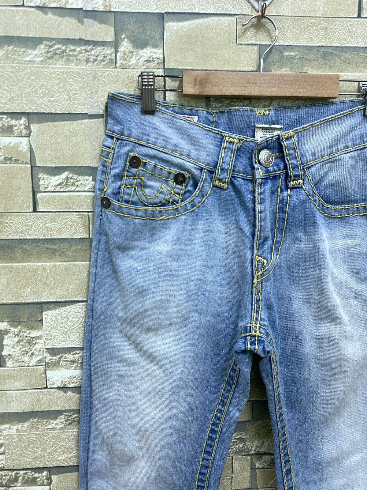 True Religion × Vintage Vintage TRUE RELIGION Lightwash Cropped Denim Pants Size US 29 - 4 Thumbnail