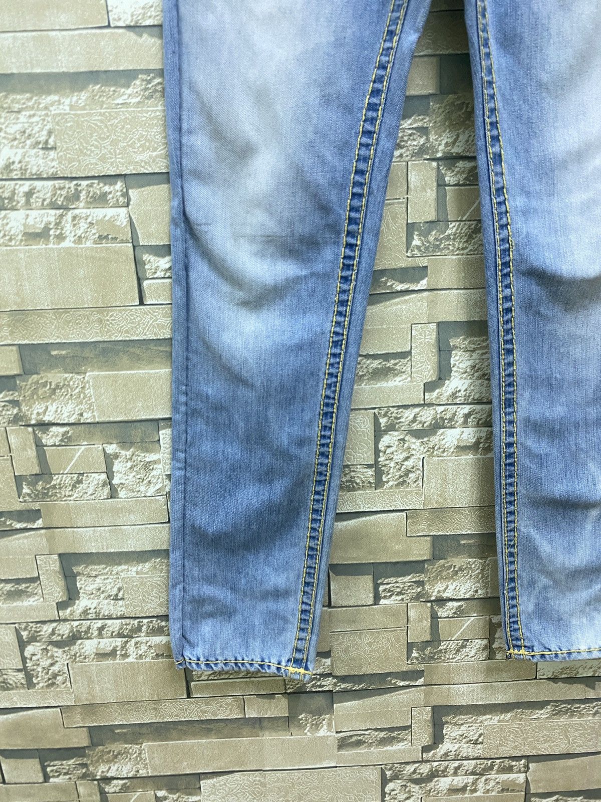 True Religion × Vintage Vintage TRUE RELIGION Lightwash Cropped Denim Pants Size US 29 - 7 Thumbnail