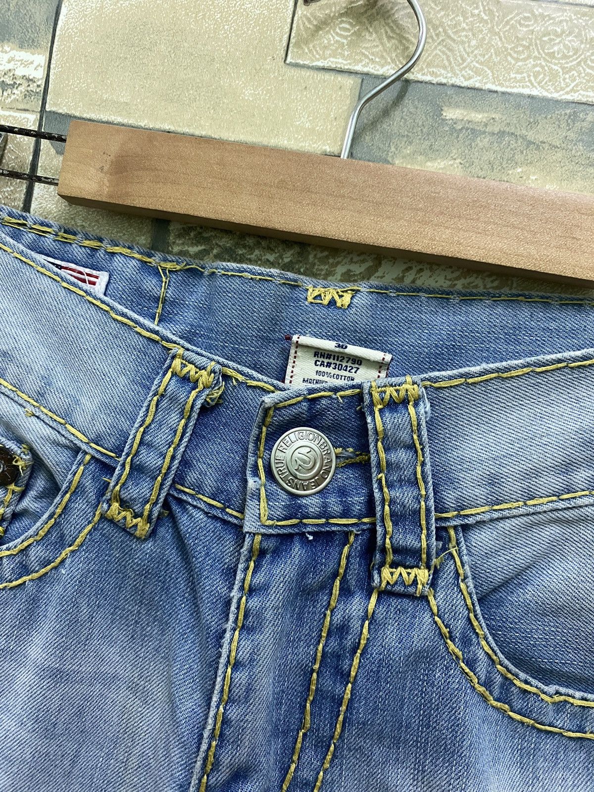 True Religion × Vintage Vintage TRUE RELIGION Lightwash Cropped Denim Pants Size US 29 - 9 Thumbnail
