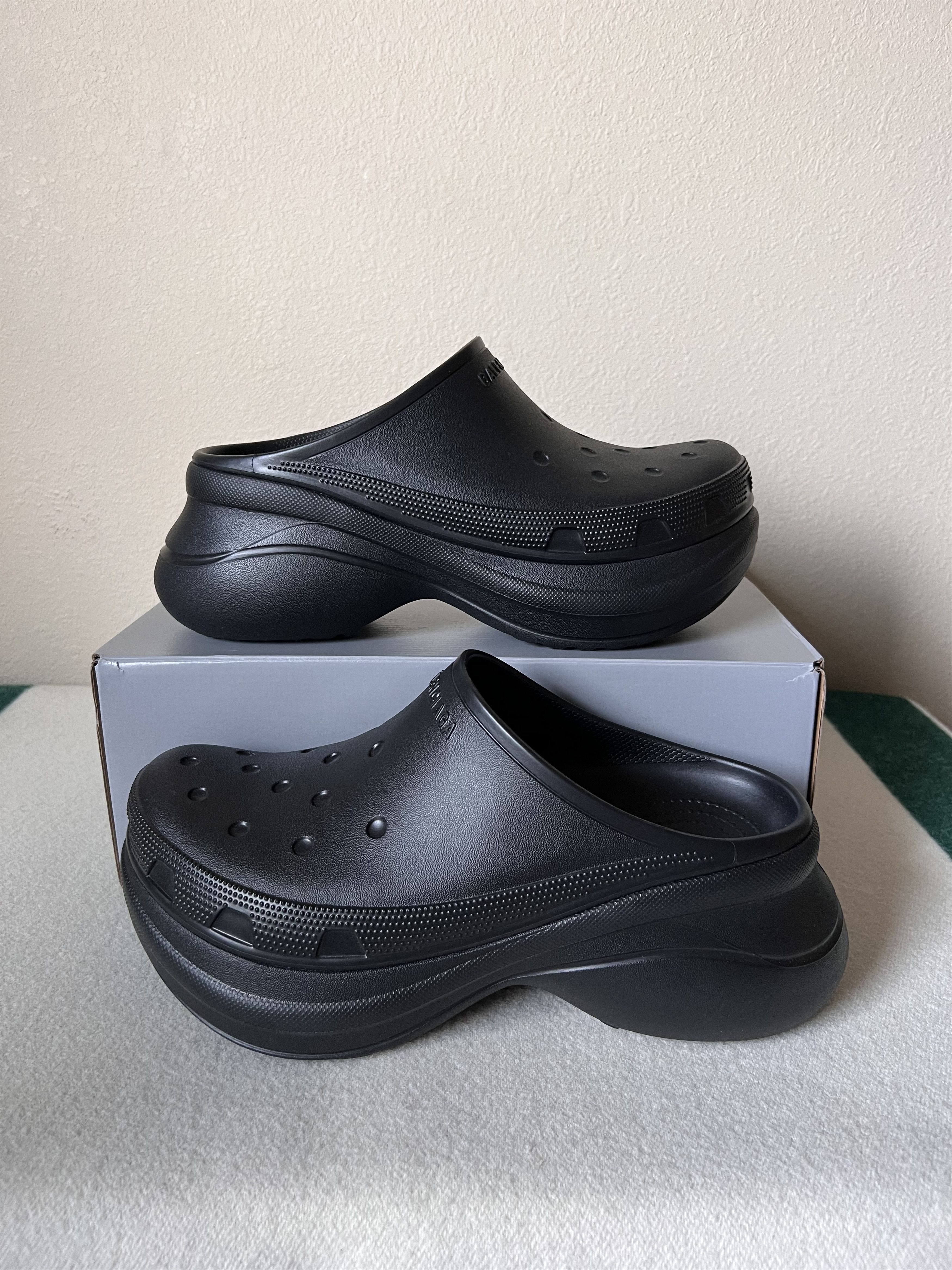Balenciaga × Crocs Balenciaga Crocs Rubber Mules in Black Size US 11 / EU 44 - 2 Thumbnail