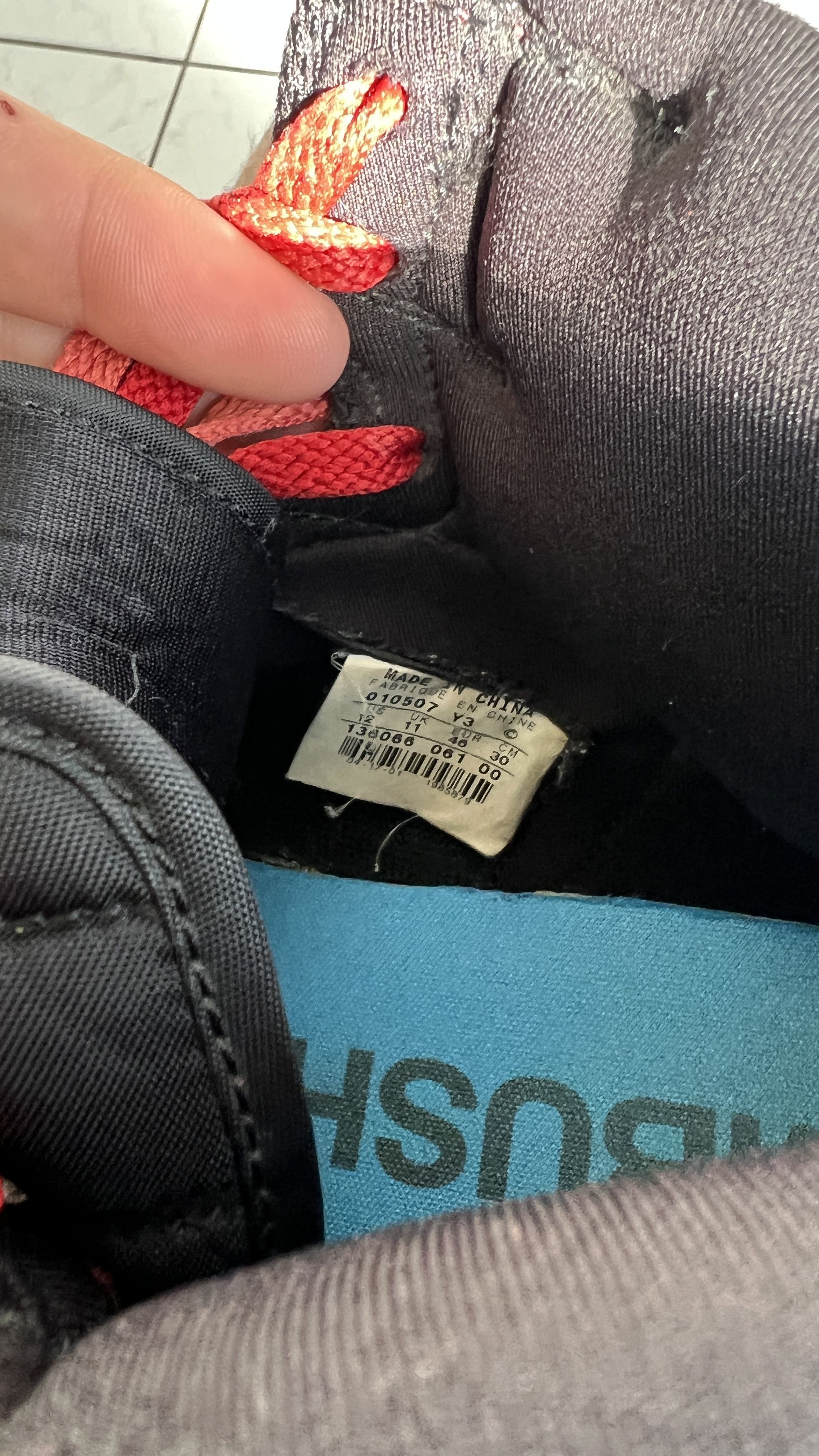 Jordan Brand 2001 Jordan 1 high Retro 'Bred' Size 12 ( + Foxtrot Laces ) Size US 12 / EU 45 - 12 Thumbnail