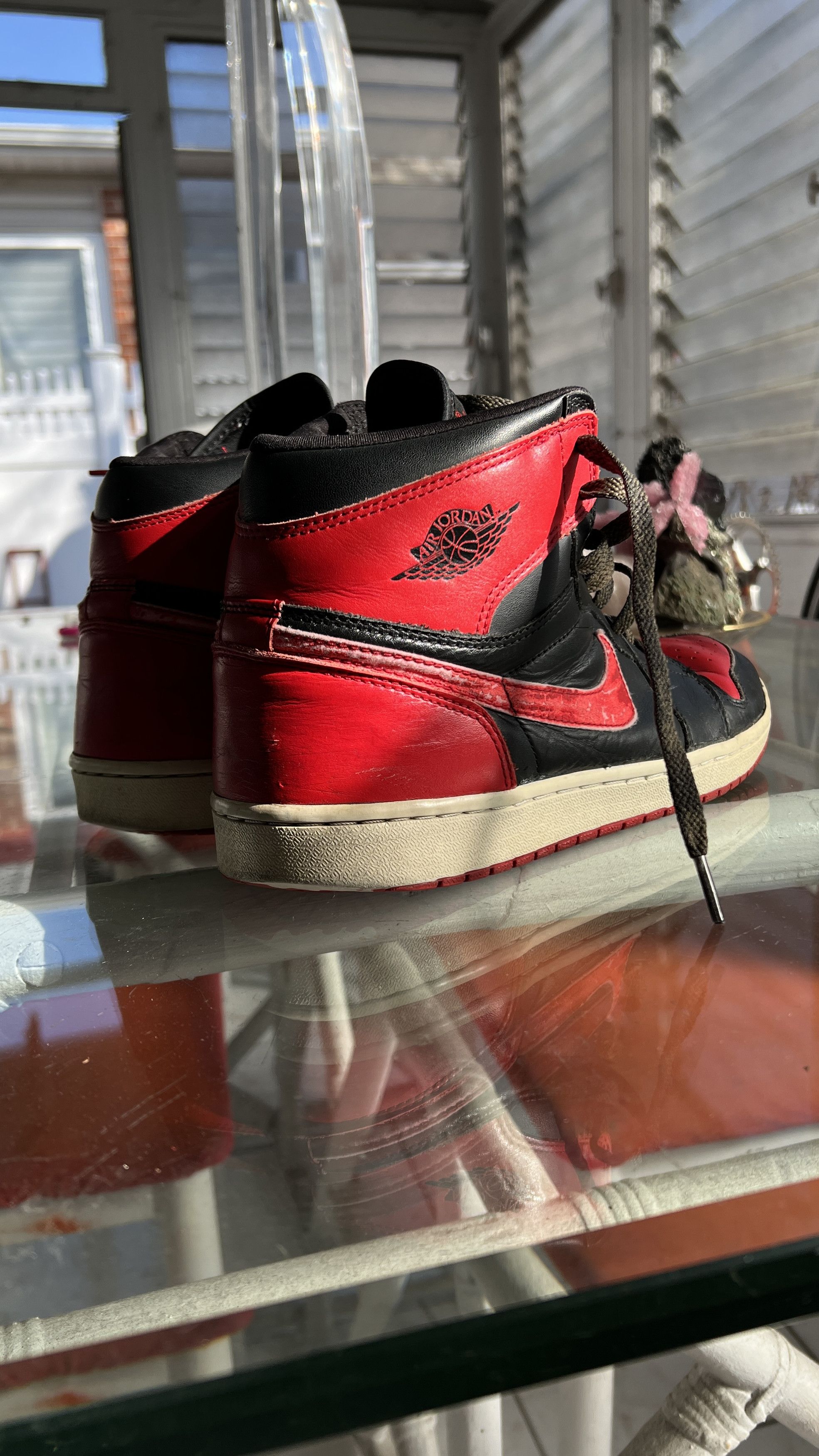 Jordan Brand 2001 Jordan 1 high Retro 'Bred' Size 12 ( + Foxtrot Laces ) Size US 12 / EU 45 - 2 Thumbnail