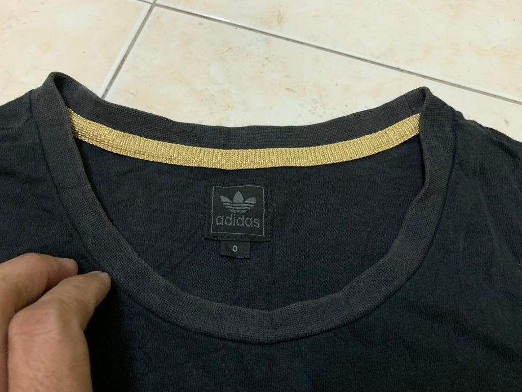 Adidas Vintage Adidas Big logo Gold Print Size US M / EU 48-50 / 2 - 9 Thumbnail