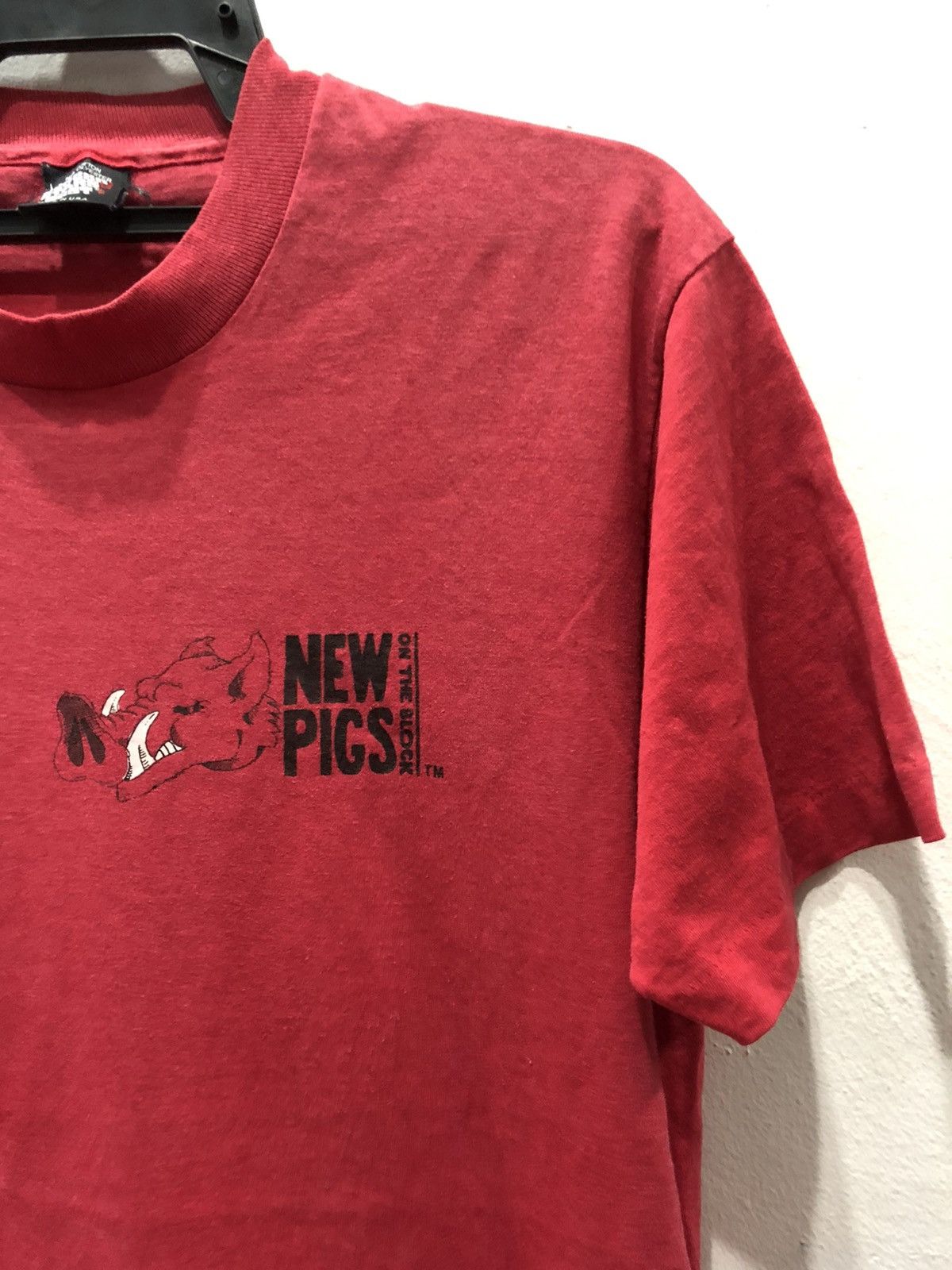 Band Tees × Vintage Vintage 90s NEW PIGS ON THE BLOCK Trival Tees Size US L / EU 52-54 / 3 - 5 Thumbnail