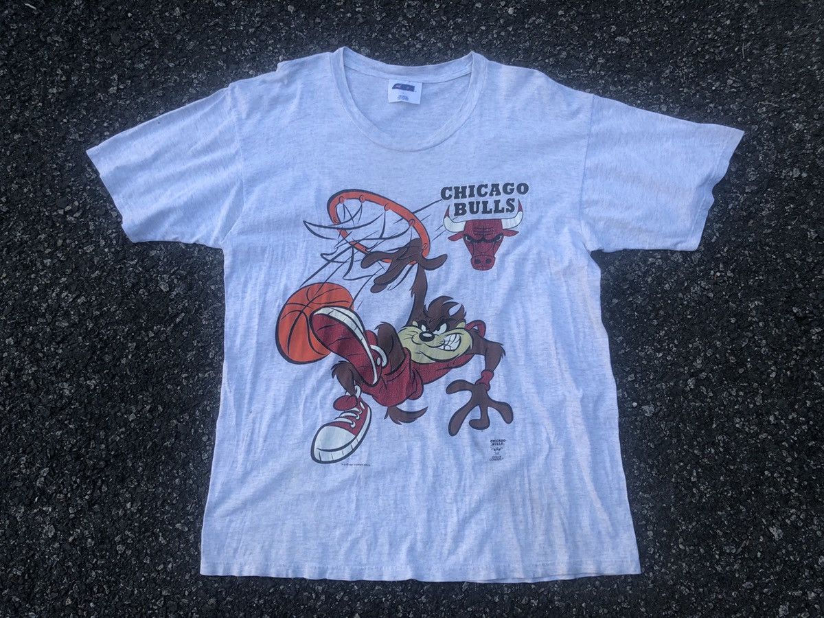 image of Vintage 90's Chicago Bulls X Tazmania Size L in Grey, Men's