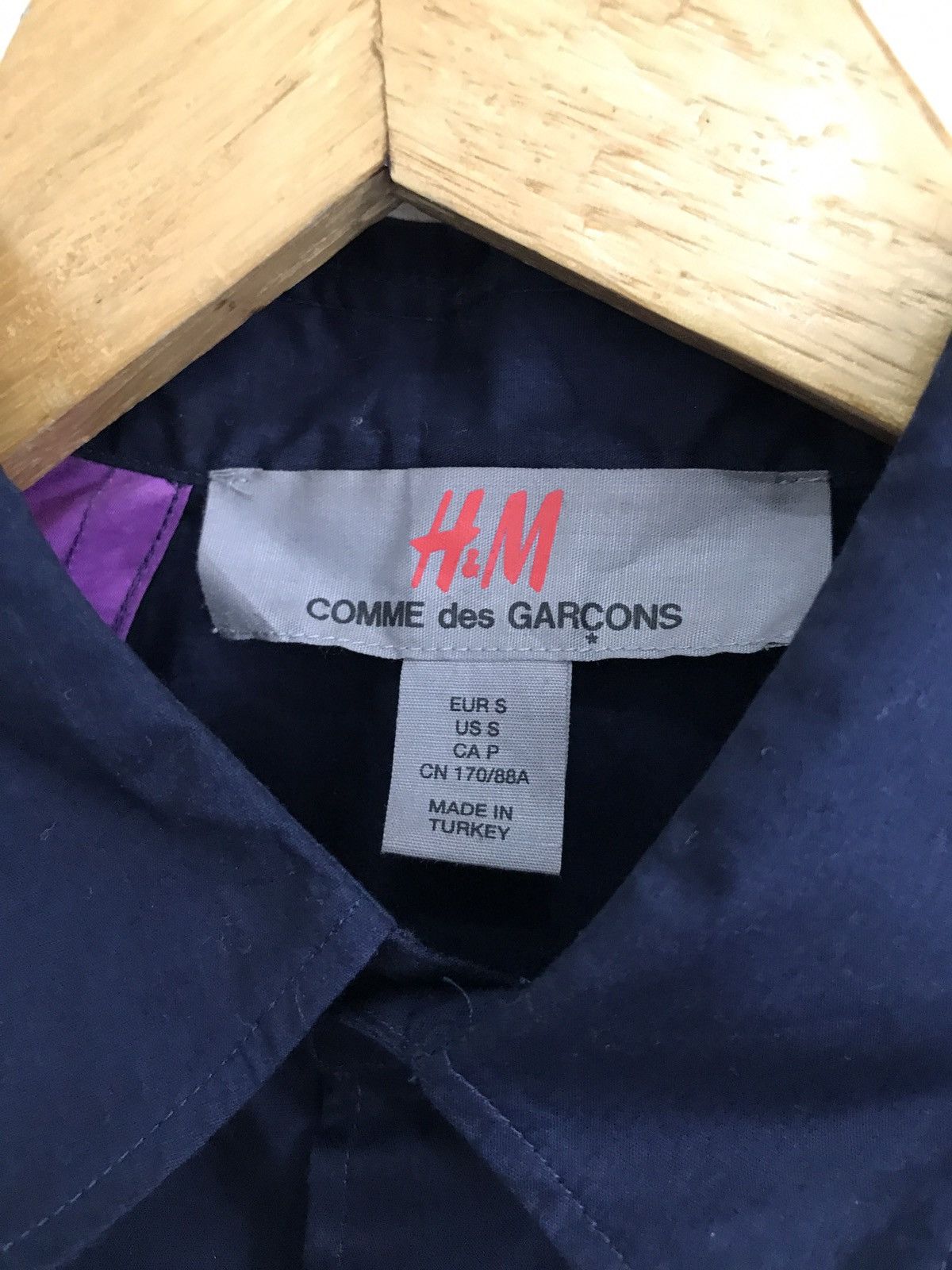 Comme des Garcons × H&M Comme des Garçons X H&M Button Down Shirt Armpit 20"x29" Size US S / EU 44-46 / 1 - 4 Thumbnail