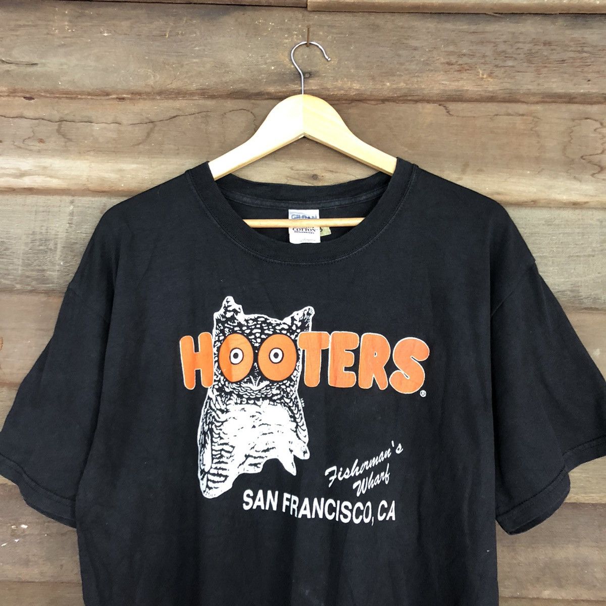 Vintage Hooters san Francisco Black Short Sleeve Tshirt #3493 Size US L / EU 52-54 / 3 - 7 Thumbnail