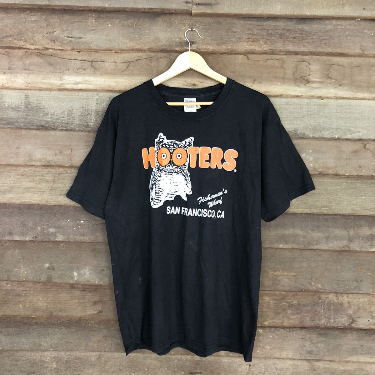 Vintage Hooters san Francisco Black Short Sleeve Tshirt #3493 Size US L / EU 52-54 / 3 - 3 Thumbnail