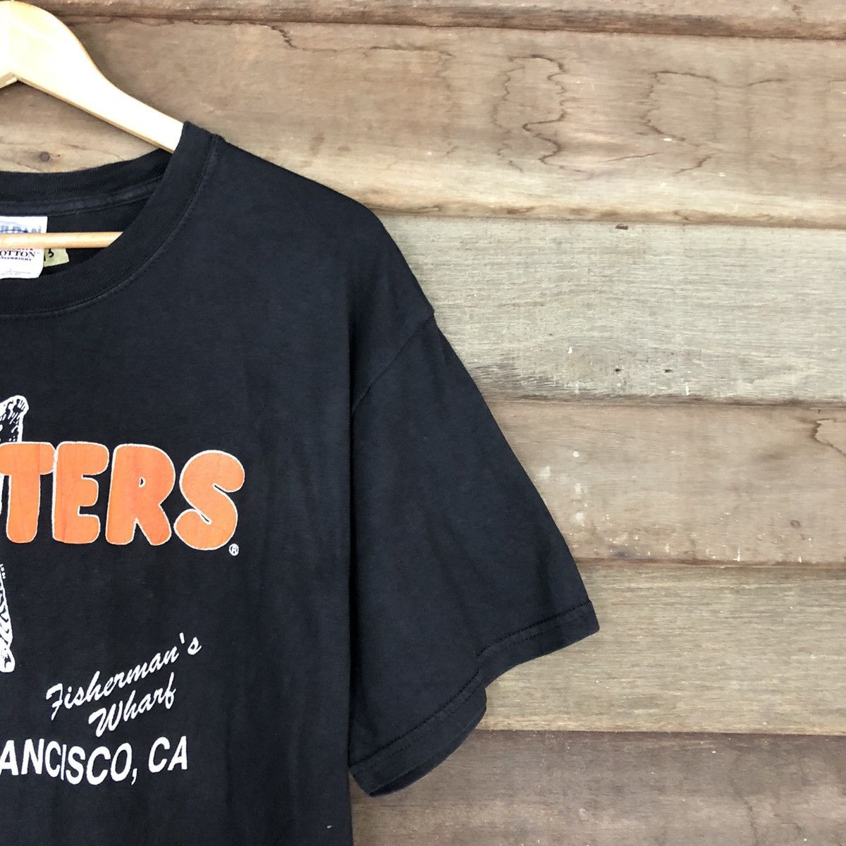 Vintage Hooters san Francisco Black Short Sleeve Tshirt #3493 Size US L / EU 52-54 / 3 - 4 Thumbnail